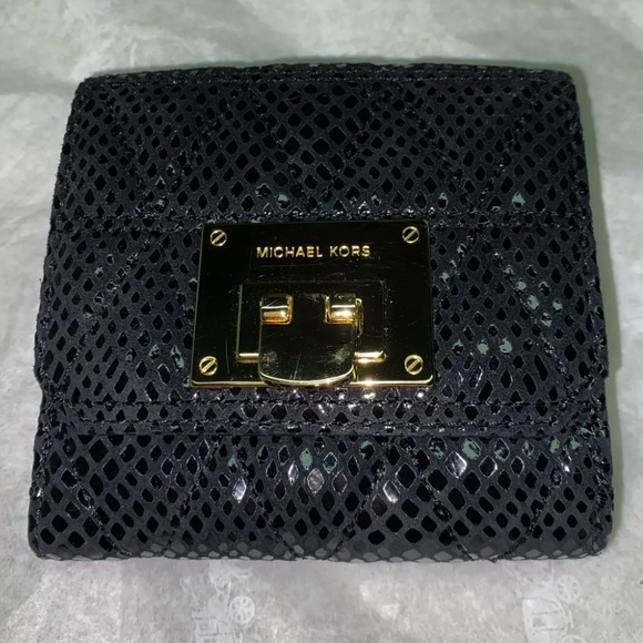 Michael Kors Women's Trifold Embossed leather Wallet BLACK New - Picture 1 of 8